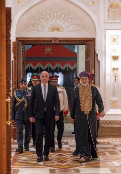 陛下はスイス連邦大統領を迎えられる。