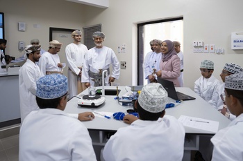 HM The Sultan Visits Sultan Faisal School in Wilayat of Al Amirat