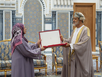 HM bestows the Oman Civil Order (Second Class)