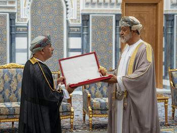 HM bestows the Oman Civil Order (Second Class)