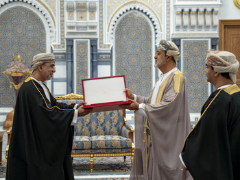 HM bestows the Oman Civil Order (Second Class)