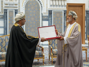 HM bestows the Oman Civil Order (Second Class)