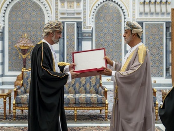 HM bestows the Oman Civil Order (Second Class)