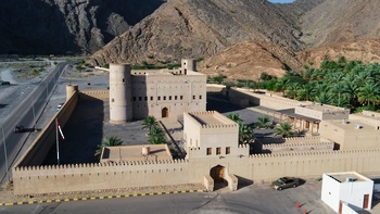 حصن بيت الرديدة بركة الموز ولاية نزوى