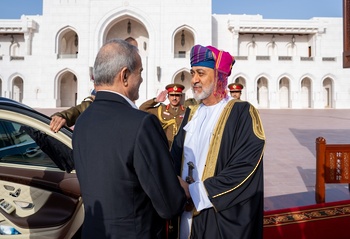 陛下はイラン大統領を迎えられる。