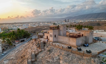 Torre de Al Askar en la wilaya de Taqah 