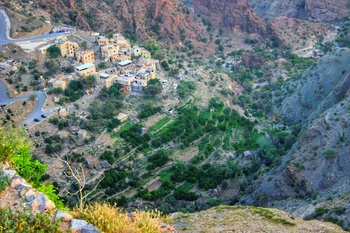 قرية القشع بولاية الجبل الأخضر