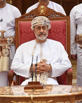 Su Majestad el Sultán se reúne con los jeques de las wilayas de la Gobernación de Sharqiyah del Sur