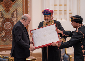 Su Majestad el Sultán recibe al Presidente de Argelia