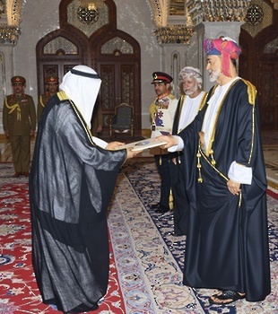 Su Majestad el Sultán acepta las cartas credenciales del Embajador del Estado de Kuwait