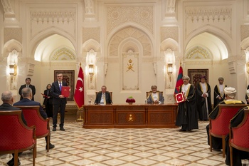 Su Majestad el Sultán recibe al Presidente de la República de Türkiye el 22 de octubre de 2025