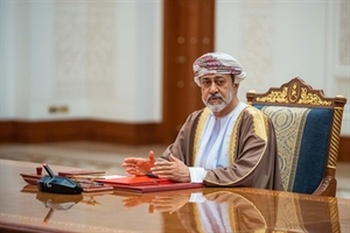 Reunión del Consejo de Ministros en el Fuerte Al Shumookh, en la wilaya de Manah, el 9 de marzo de 2021