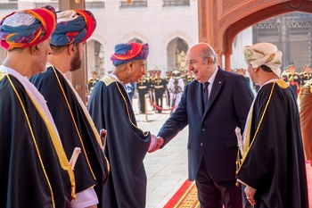 Su Majestad el Sultán recibe al Presidente de Argelia
