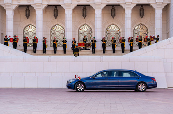 Su Majestad el Sultán recibe a Su Majestad el Rey Hamad bin Isa Al Khalifa, Rey del Reino de Baréin