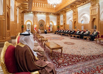 Su Majestad el Sultán recibe a Su Majestad el Rey Hamad bin Isa Al Khalifa, Rey del Reino de Baréin