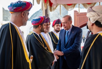 Su Majestad el Sultán recibe al Presidente de la República de Türkiye el 22 de octubre de 2025