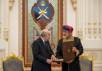 Su Majestad el Sultán recibe al Presidente de Argelia