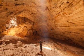 Majlis Al Jinn Cave, Wilayat Qurayyat