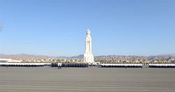 Su Majestad el Sultán, Comandante Supremo, honra con su augusto patrocinio la celebración del Día Anual de la Policía Real de Omán