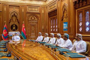 Su Majestad el Sultán recibe al Presidente y a los miembros de la Mesa del Consejo de Al Shura – 25/12/2025