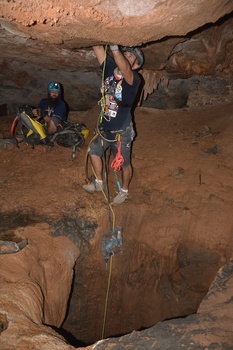 Grotte de Birkat Al Sharaf, dans le gouvernorat d’Al Dakhiliyah