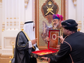 Sa Majesté le Sultan reçoit l’Émir de l’État du Koweït
