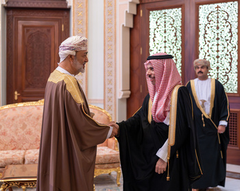 Su Majestad el Sultán recibe al Ministro de Asuntos Exteriores de Arabia Saudí – 23/12/2025