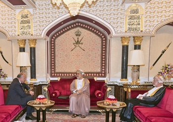 Su Majestad el Sultán recibe al Ministro de Asuntos Exteriores de la República Árabe de Egipto