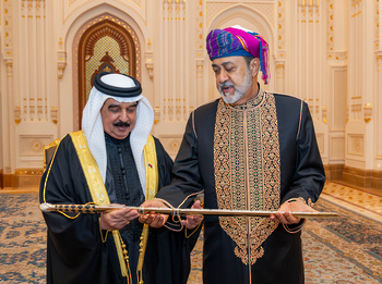 Sa Majesté le Sultan reçoit Sa Majesté le Roi Hamad ben Issa Al Khalifa, Roi du Royaume de Bahreïn