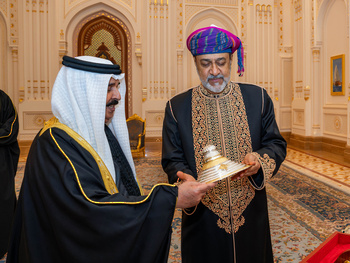 Sa Majesté le Sultan reçoit Sa Majesté le Roi Hamad ben Issa Al Khalifa, Roi du Royaume de Bahreïn