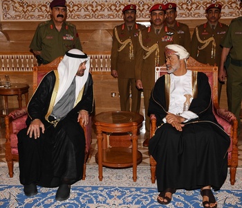 Su Majestad el Sultán recibe al Príncipe Heredero de Abu Dhabi