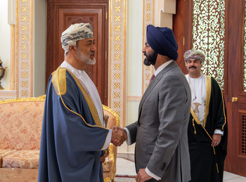 Su Majestad el Sultán recibe a Ajay Banga, Presidente del Grupo del Banco Mundial