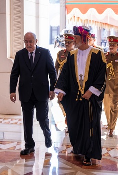 Sa Majesté le Sultan reçoit le Président de la République algérienne démocratique et populaire