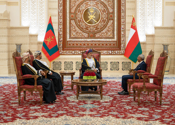 Sa Majesté le Sultan reçoit les lettres de créance de l’ambassadeur de la République arabe d’Égypte
