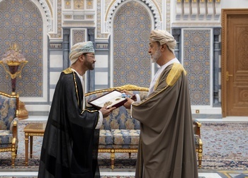 HM confers the Order of Royal Commendation (1st Grade) on HE Sayyid Bader bin Hamad Al Busaidi, Minister of Foreign Affairs.