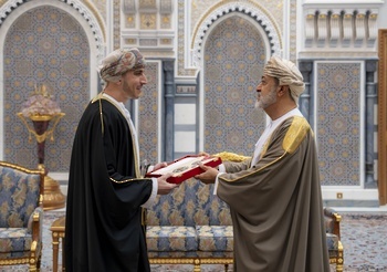 HM The Sultan confers the Order of Al Rusukh (2nd Grade) on HH Sayyid Dr. Kamil Bin Fahad Al Said, Secretary General of the General Secretariat of the Council of Ministers.