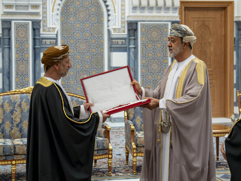 Sa Majesté le Sultan accorde l’Ordre civil d’Oman de deuxième classe à Son Excellence Abdulsalam bin Mohammed Al Murshidi, président de l’Autorité d’investissement d’Oman