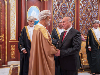 Sa Majesté le Sultan reçoit le Premier ministre irakien