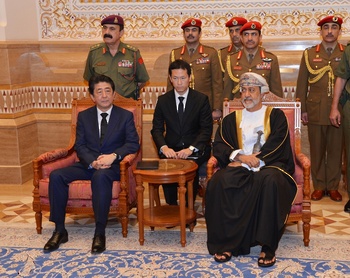 Sa Majesté le Sultan reçoit le Premier ministre du Japon 