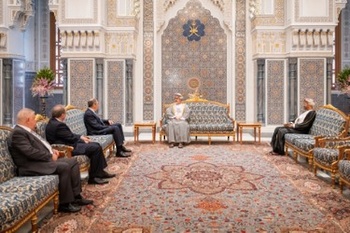 Sa Majesté le Sultan reçoit le ministre des Affaires étrangères russe