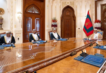Sa Majesté le Sultan préside la réunion du Conseil des ministres au palais d’Al Mamoura, à Salalah, le 16/10/2025