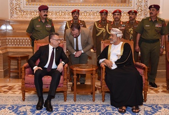 Sa Majesté le Sultan reçoit le Vice-président de la Turquie 