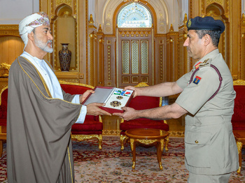 Sa Majesté le Sultan honore l’équipe médicale qui a suivi le traitement de Sultan Qaboos bin Said