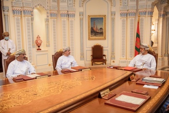 Sa Majesté le Sultan préside la réunion du comité principal du Programme national pour l’équilibre financier