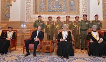 Sa Majesté le Sultan reçoit l’ancien Premier ministre du Liban  