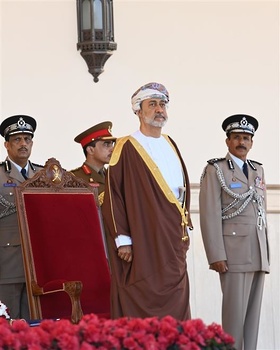 Seine Majestät der Sultan präsidiert die Zeremonie zum Tag der Königlichen Omanischen Polizei