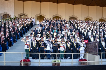 Sa Majesté le Sultan, Commandant suprême, place sous son haut patronage le grand défilé militaire à l’occasion de la glorieuse Fête nationale