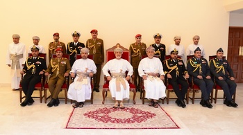 Sa Majesté le Sultan, Commandant en chef, visite le ministère de la Défense et l’État-major général des Forces armées du Sultan au camp Al Murtafa‘ah