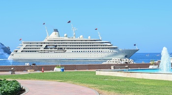 Sa Majesté le Sultan, Commandant suprême, préside la revue de la flotte navale 2025
