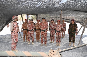 Visite de l’artillerie du Sultan d’Oman 